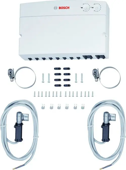 Bosch Steuergerät mit mehreren Anschlüssen, Schrauben, Kabeln, und Befestigungselementen für Installationen oder Erweiterungen im technischen Bereich.